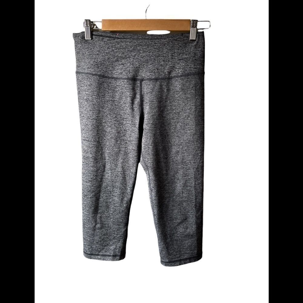 VICTORIA Secret sport grey cropped leggings size small